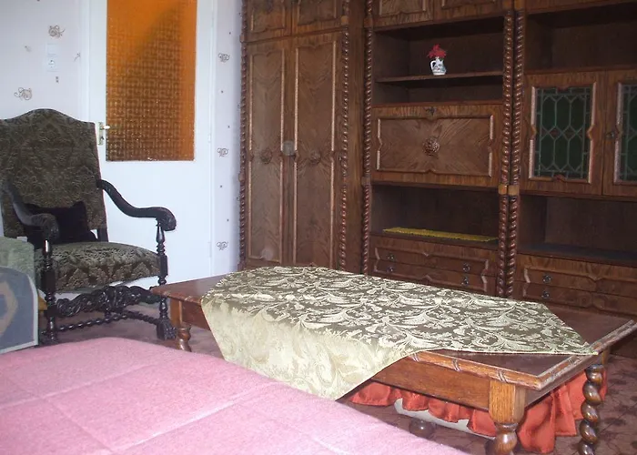 Garabuczi Apartment *
